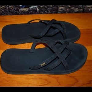 Teva olowahu sandals